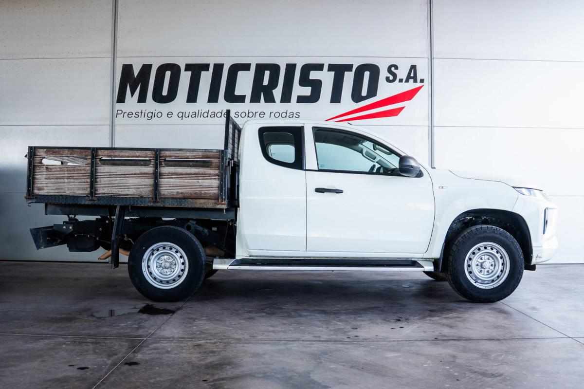 mitsubishi-l200-2-2-di-d-2022-diesel-2268cc