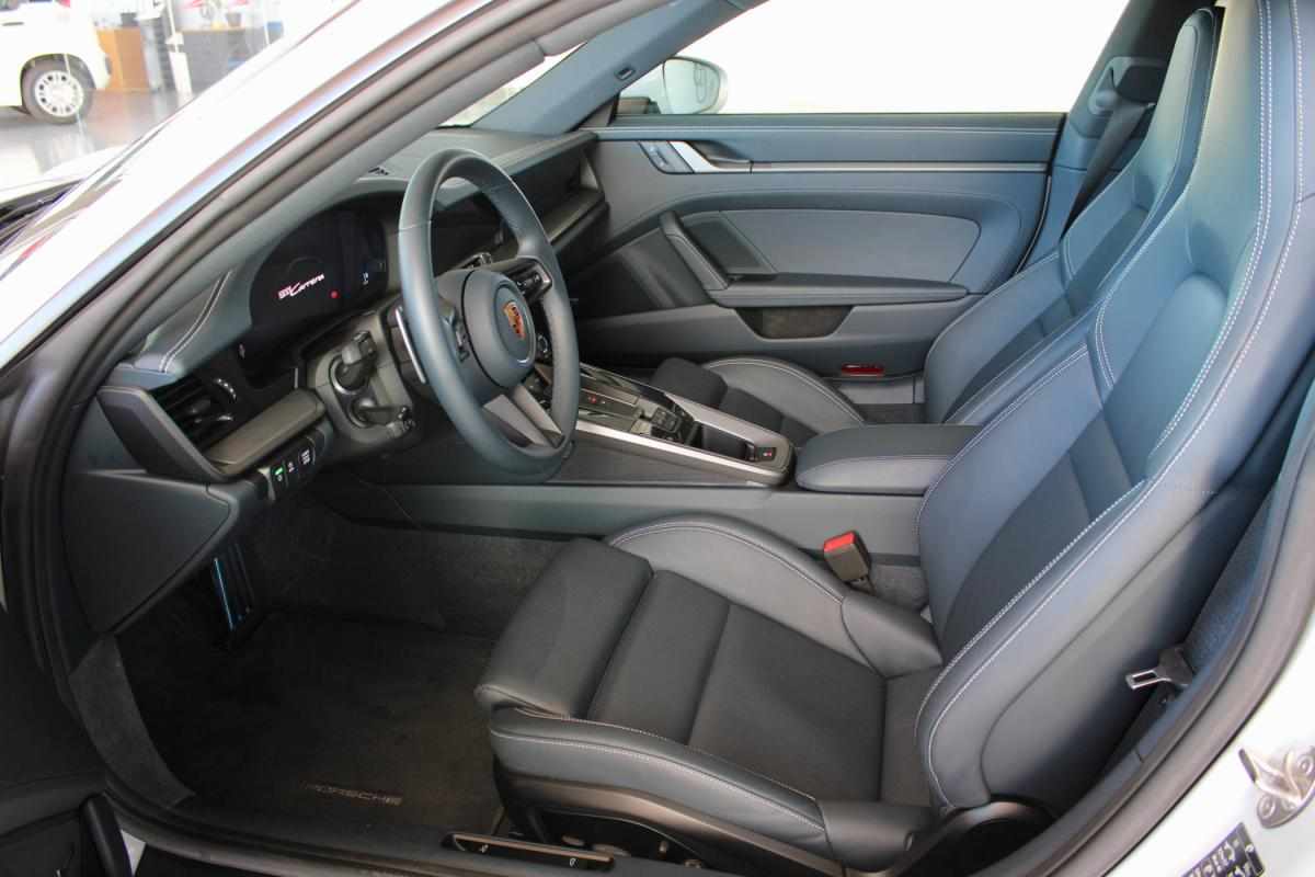 porsche-911-carrera-3-0-2025-gasolina-2981cc