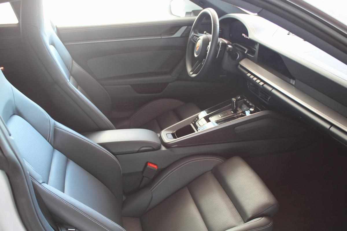 porsche-911-carrera-3-0-2025-gasolina-2981cc