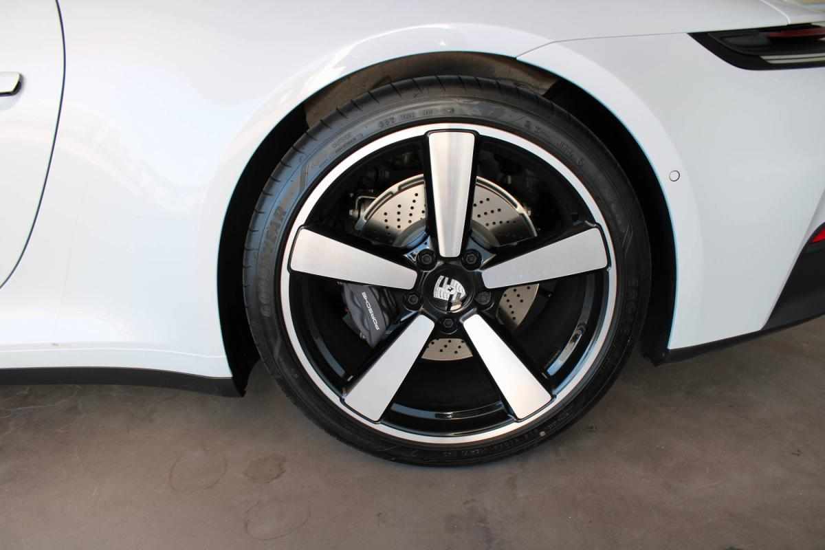 porsche-911-carrera-3-0-2025-gasolina-2981cc