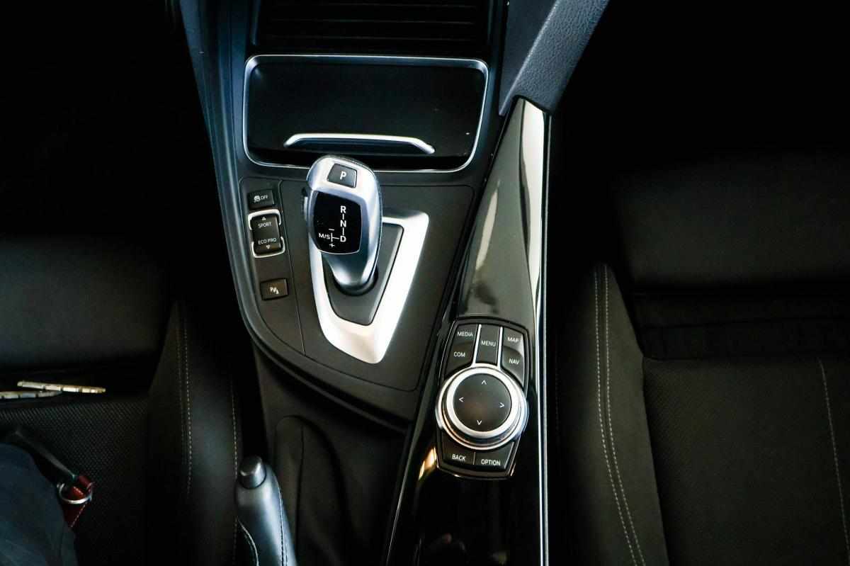 bmw-serie-3-318d-xdrive-2018-diesel-1995cc