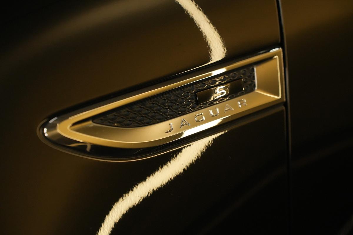 jaguar-f-pace-2019-diesel-1999cc