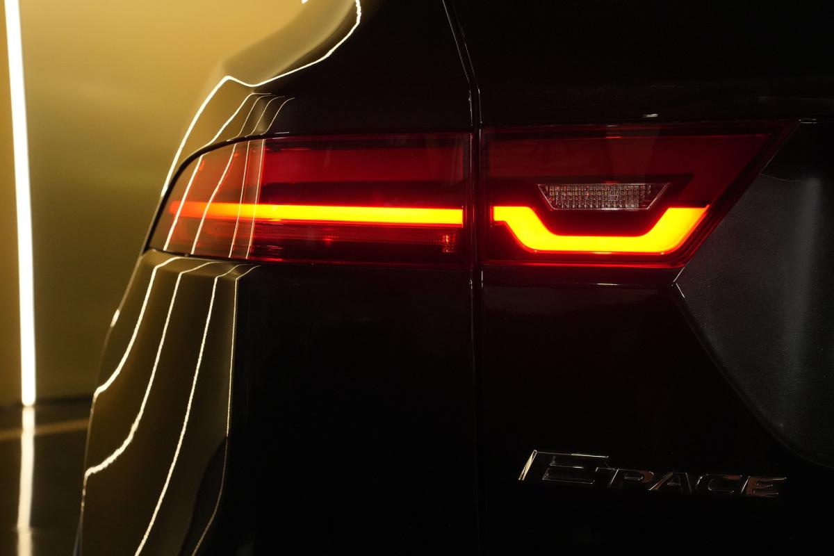 jaguar-f-pace-2019-diesel-1999cc