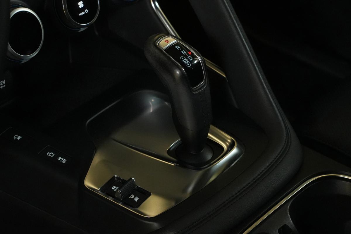 jaguar-f-pace-2019-diesel-1999cc