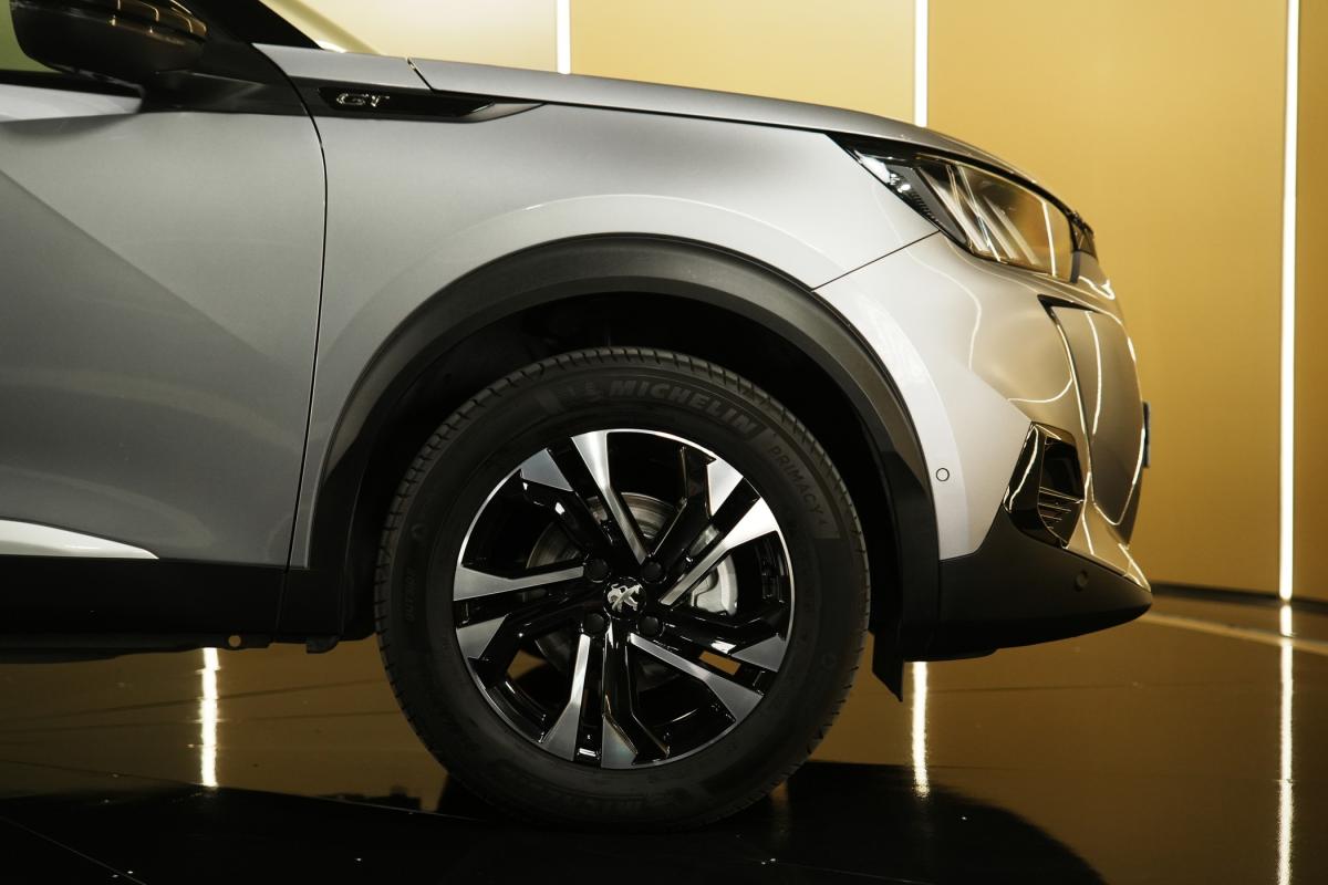 peugeot-2008-2021-gasolina-1199cc