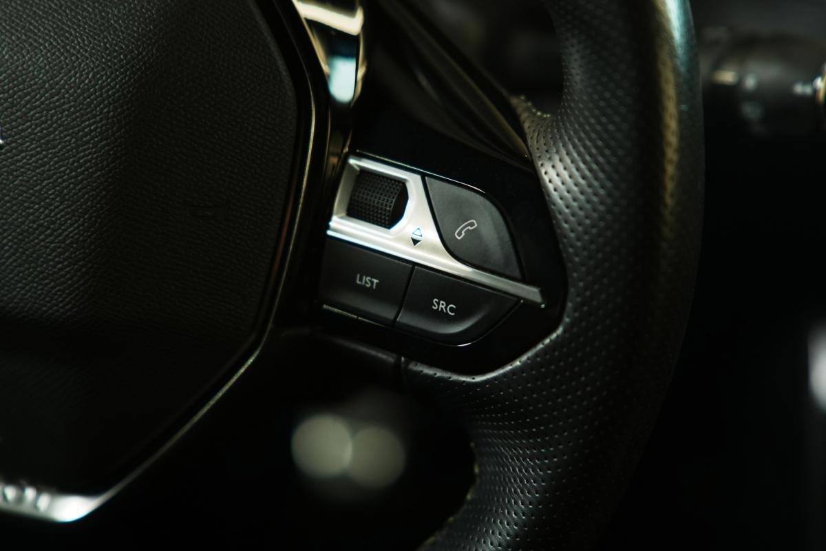 peugeot-2008-2021-gasolina-1199cc