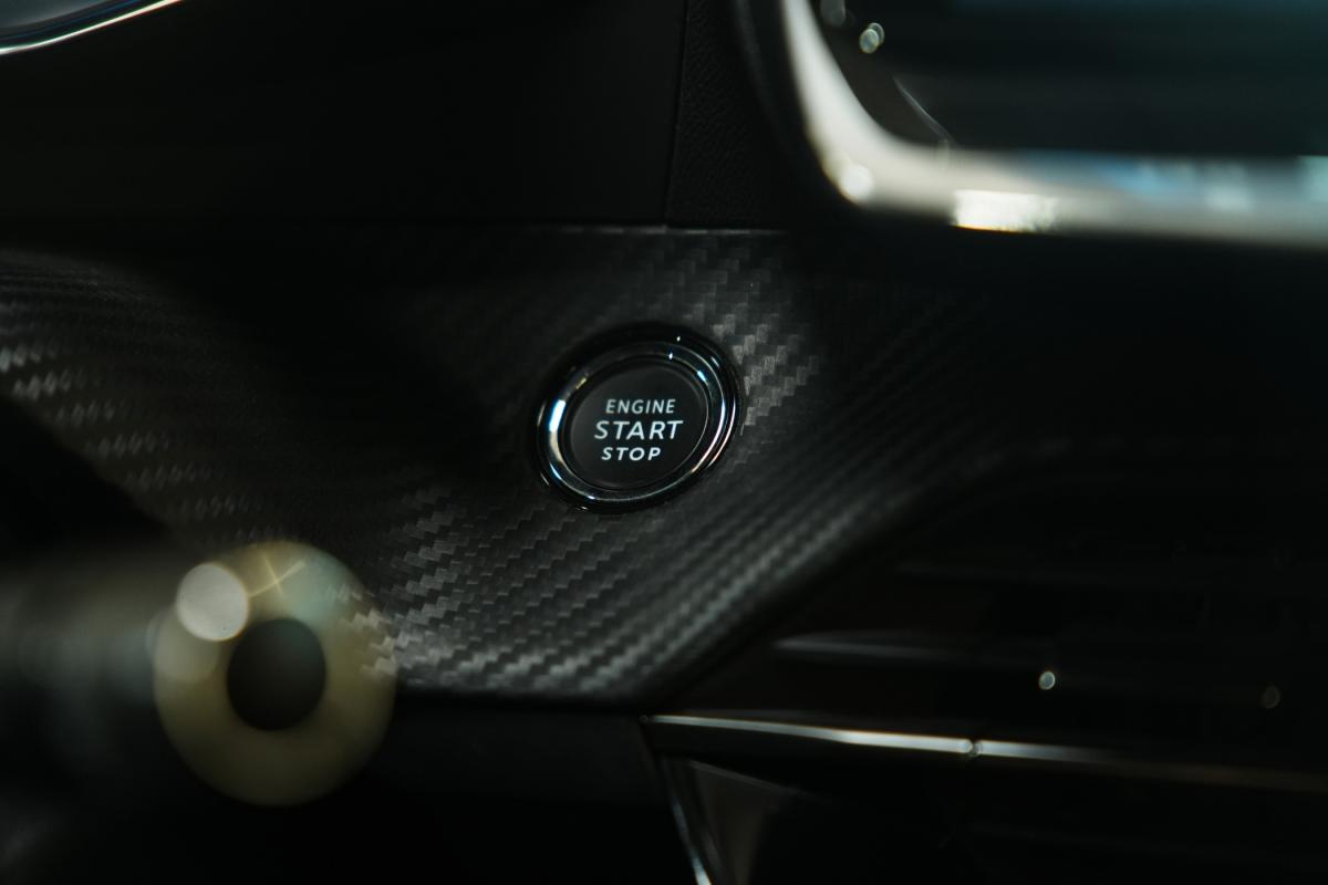 peugeot-2008-2021-gasolina-1199cc