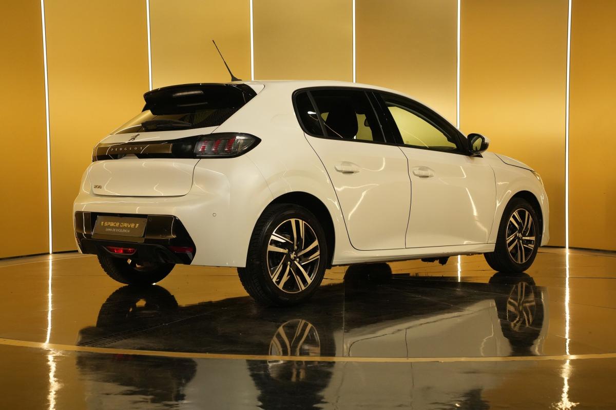 peugeot-208-2020-diesel-1499cc