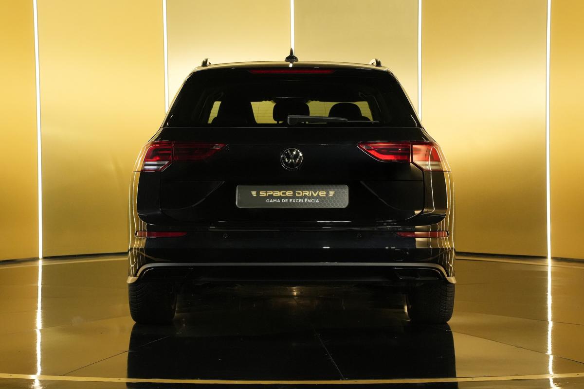 volkswagen-golf-variant-2021-diesel-1968cc