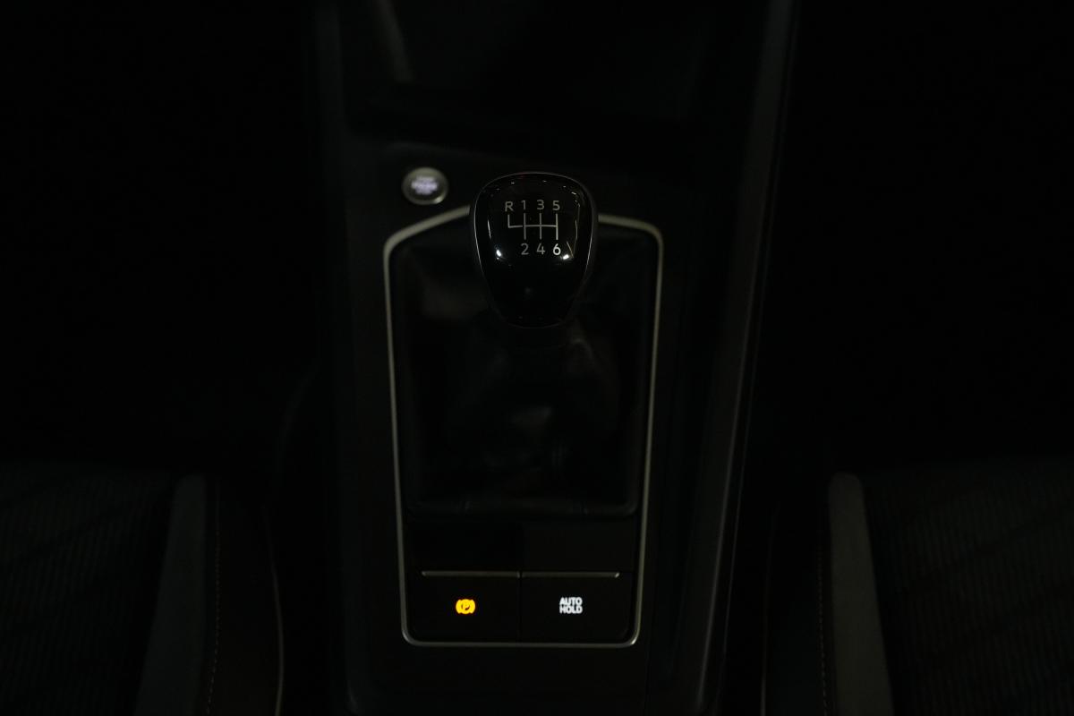 volkswagen-golf-variant-2021-diesel-1968cc