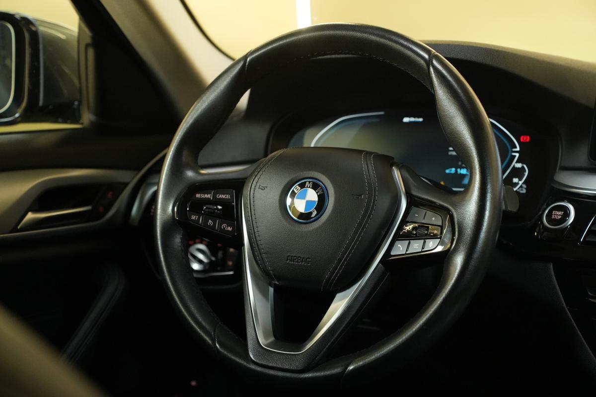 bmw-serie-5-2022-hibrido-a-gasolina-1998cc