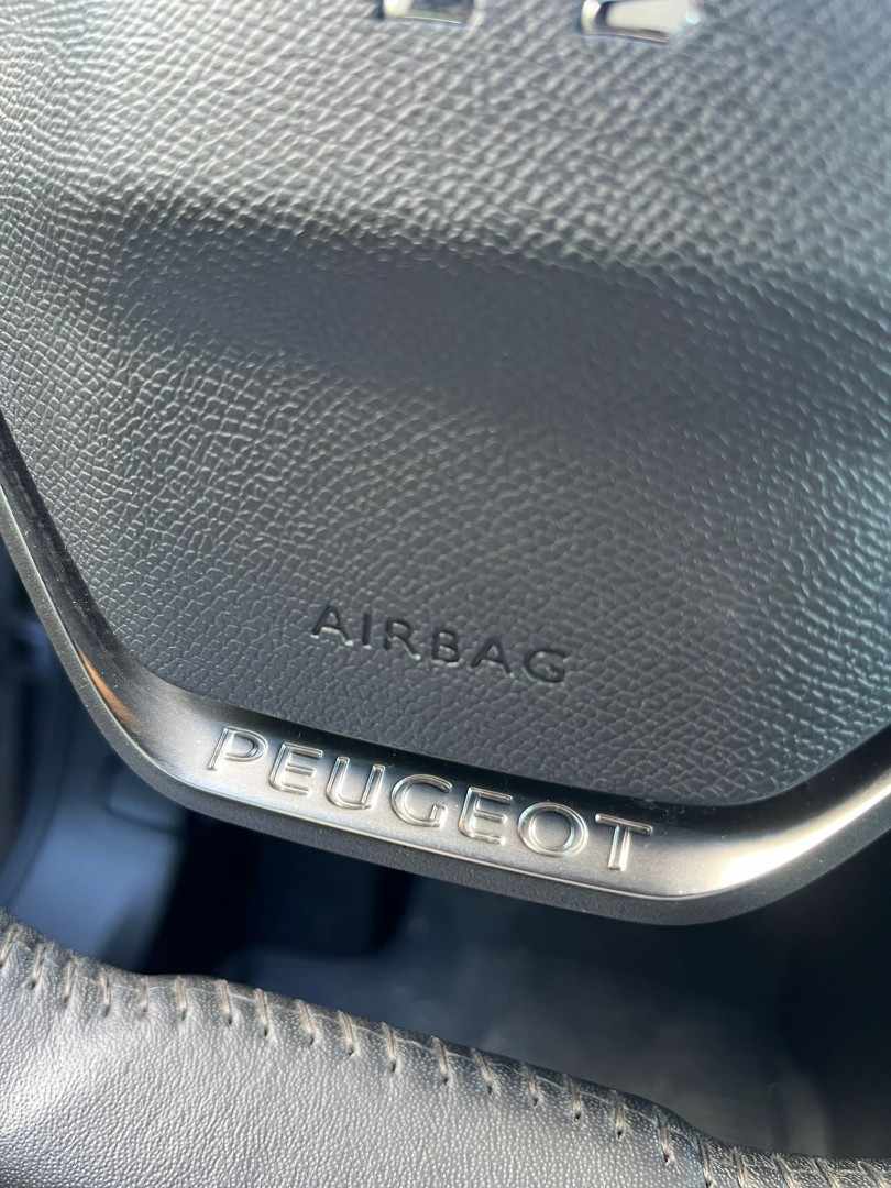 peugeot-2008-2023-gasolina-1199cc