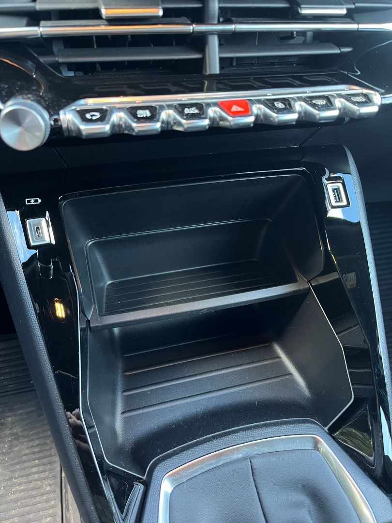peugeot-2008-2023-gasolina-1199cc