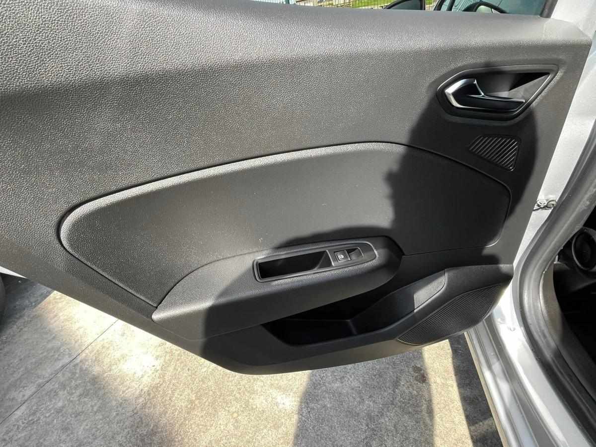 renault-clio-1-0-91cv-2023-gasolina-999cc