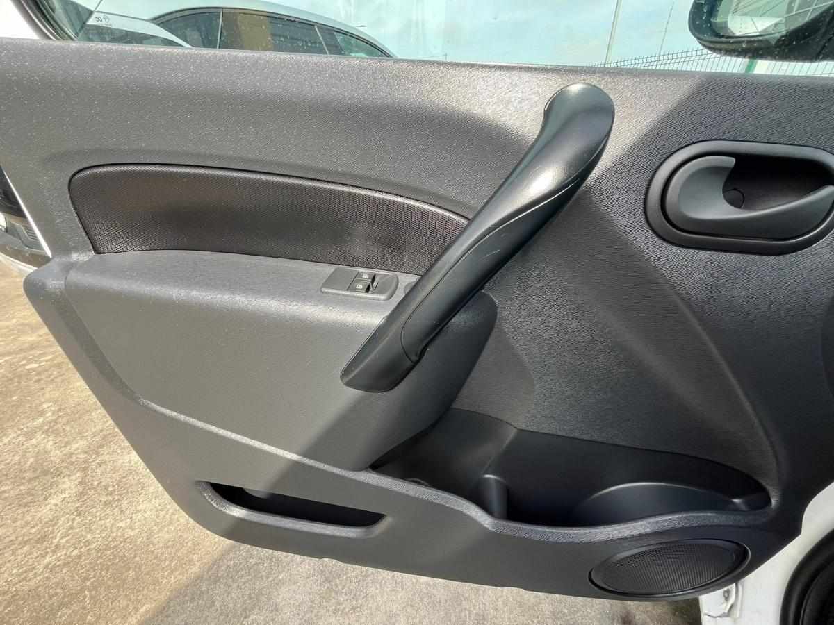 renault-kangoo-22-kwh-2016-eletrico