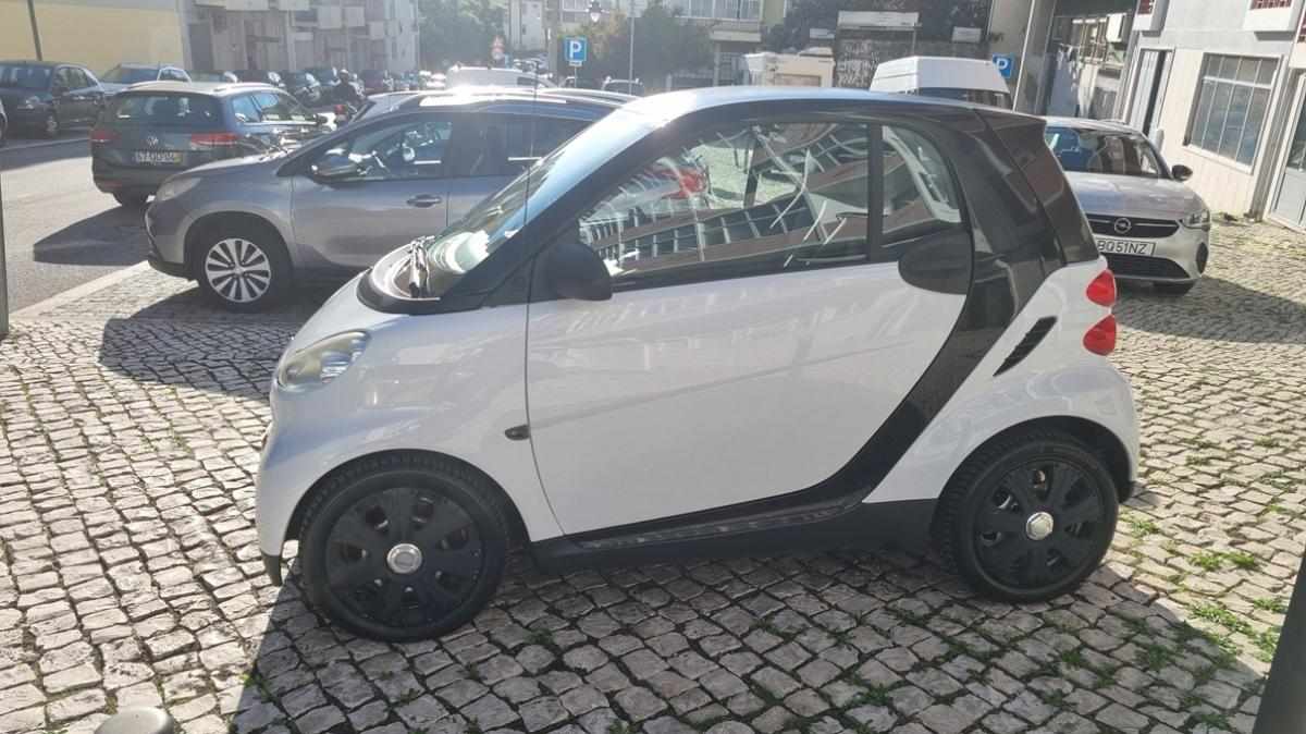 smart-fortwo-0-8-cdi-2009-diesel-799cc