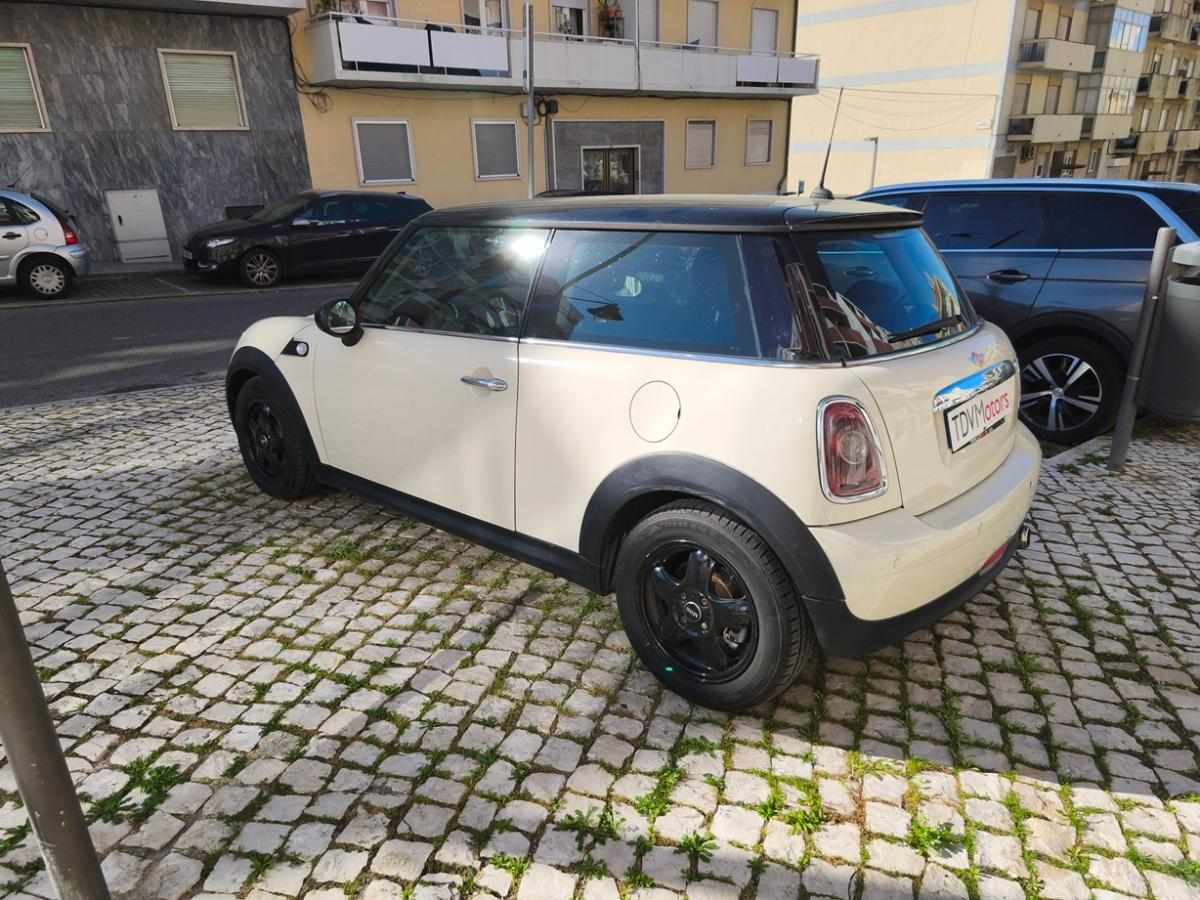 mini-hatch-d-2-0-2008-diesel-1560cc