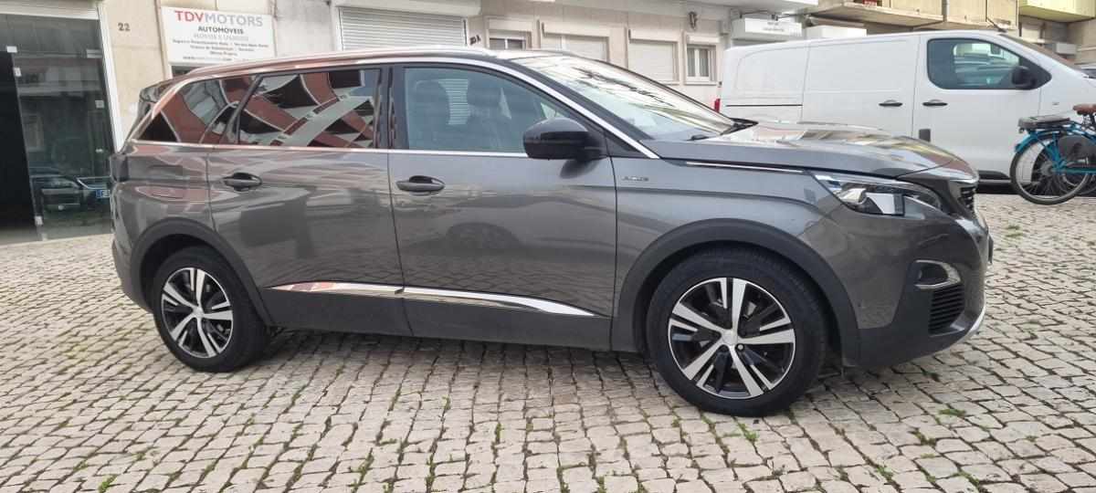 peugeot-5008-2019-diesel-1500cc