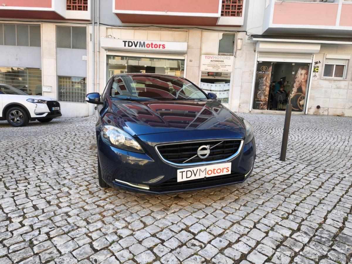 volvo-v40-d2-2013-diesel-1560cc