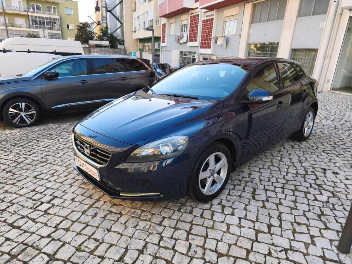 volvo-v40-d2-2013-diesel-1560cc