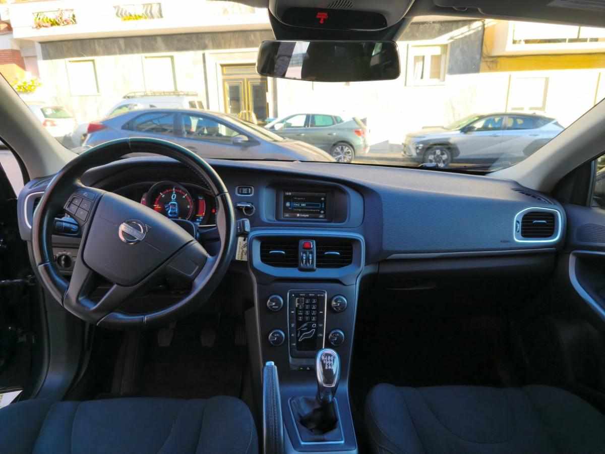 volvo-v40-d2-2013-diesel-1560cc