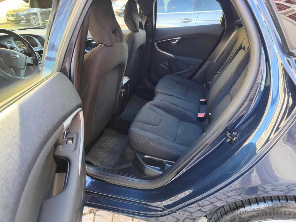 volvo-v40-d2-2013-diesel-1560cc