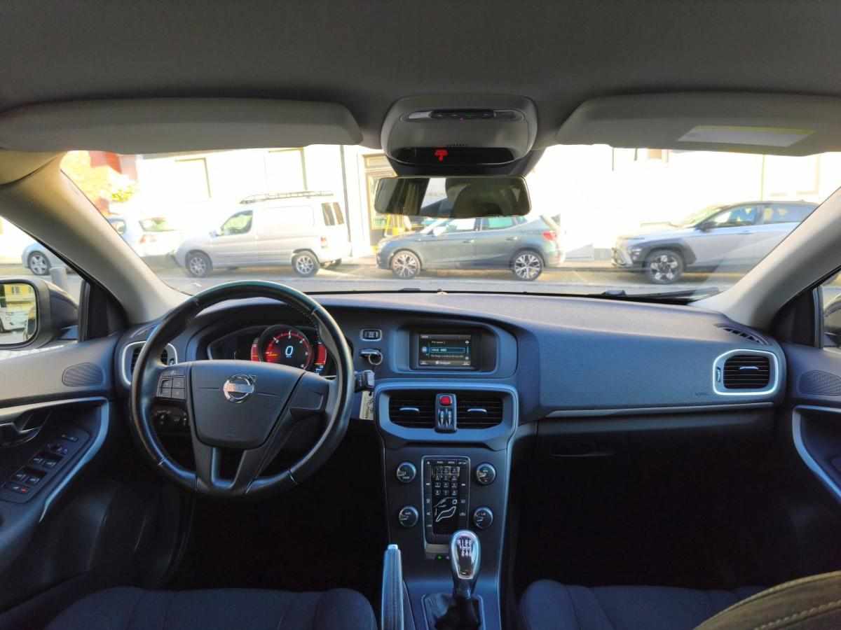volvo-v40-d2-2013-diesel-1560cc