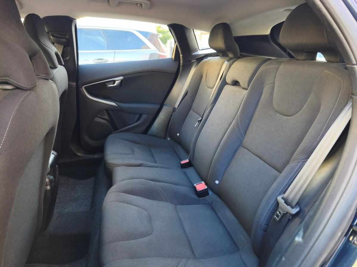 volvo-v40-d2-2013-diesel-1560cc