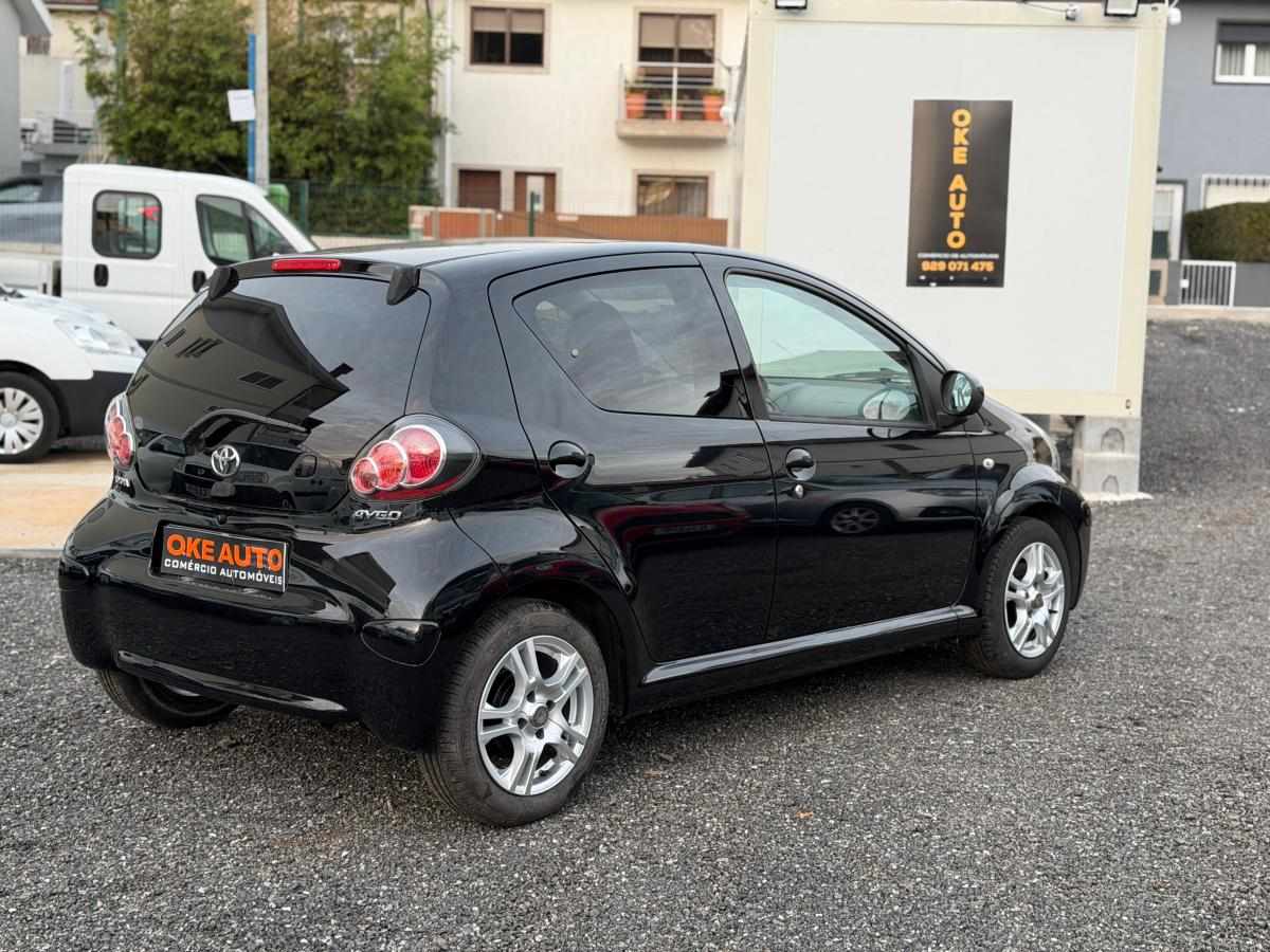 toyota-aygo-1-0-vvt-i-2011-gasolina-998cc