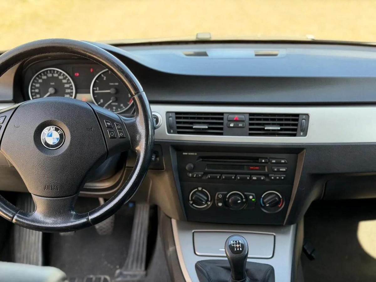 bmw-serie-3-318d-2009-diesel-1995cc