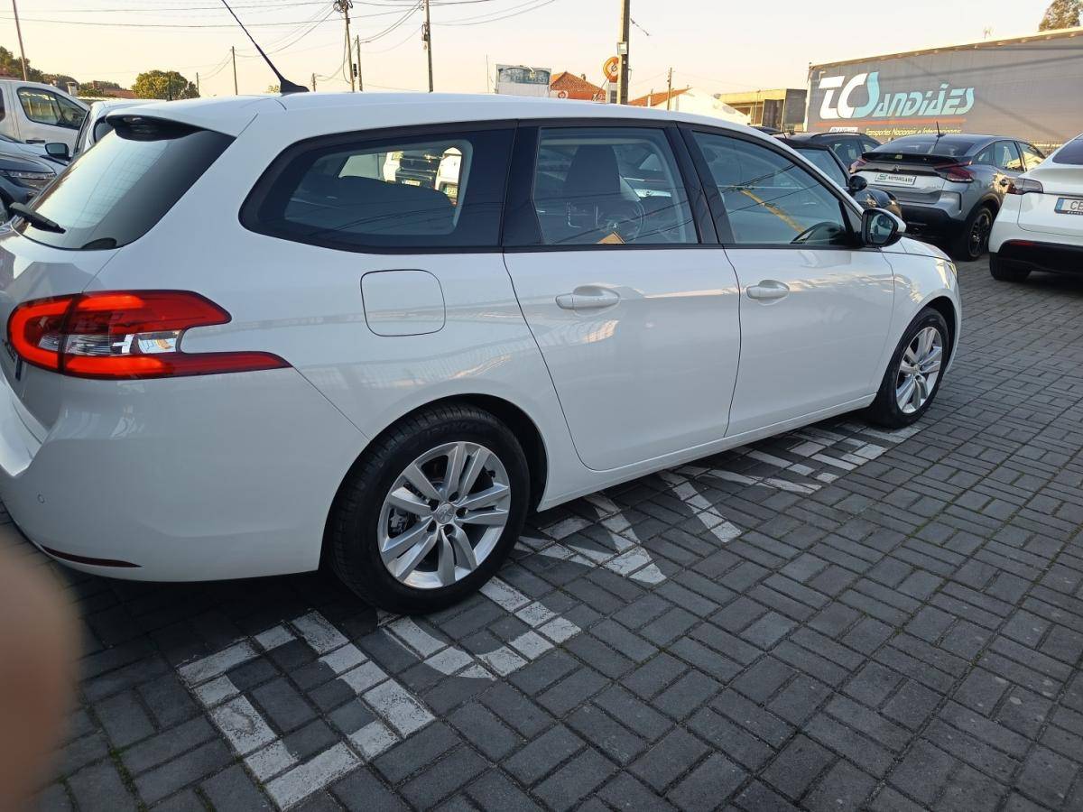 peugeot-308-sw-2021-gasolina-1199cc