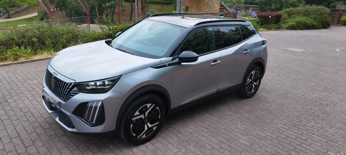 peugeot-e-2008-2025-eletrico-0cc