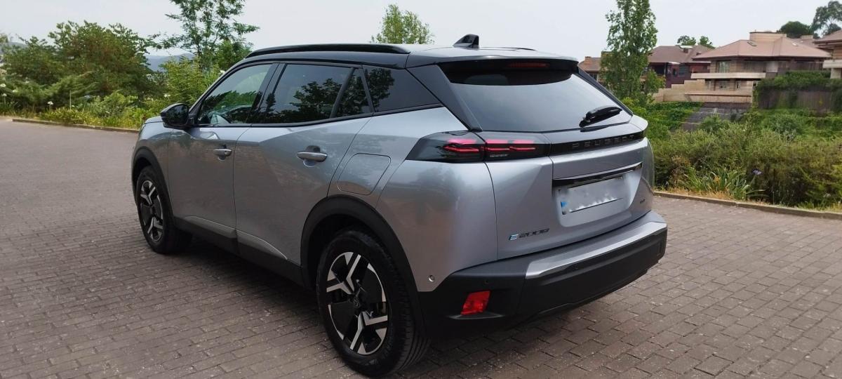 peugeot-e-2008-2025-eletrico-0cc