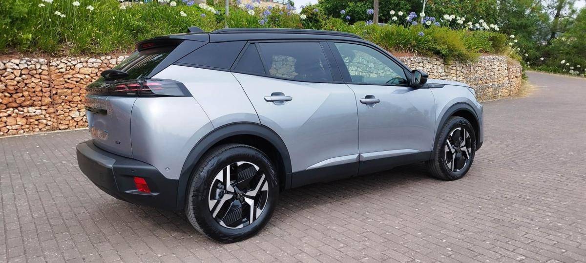 peugeot-e-2008-2025-eletrico-0cc