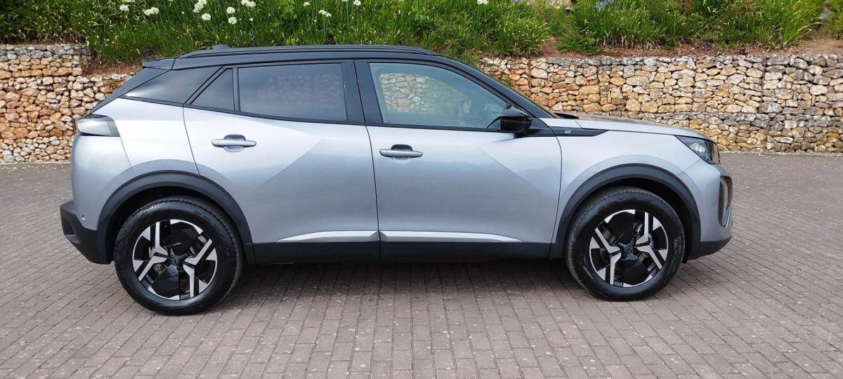 peugeot-e-2008-2025-eletrico-0cc