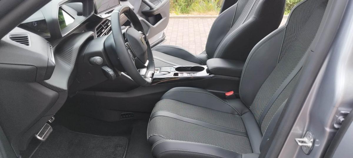 peugeot-e-2008-2025-eletrico-0cc