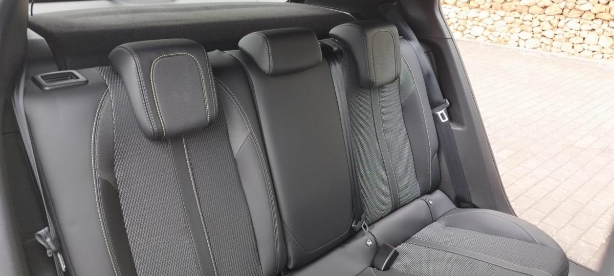 peugeot-e-2008-2025-eletrico-0cc