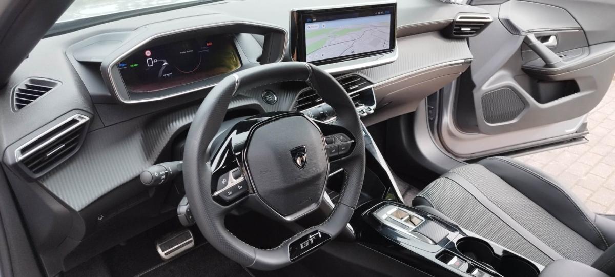 peugeot-e-2008-2025-eletrico-0cc