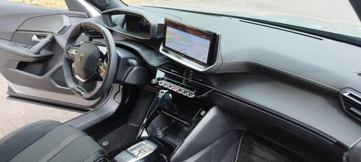 peugeot-e-2008-2025-eletrico-0cc