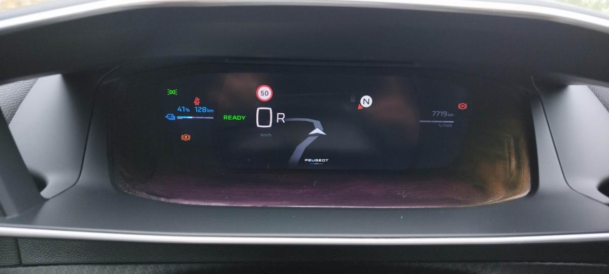 peugeot-e-2008-2025-eletrico-0cc