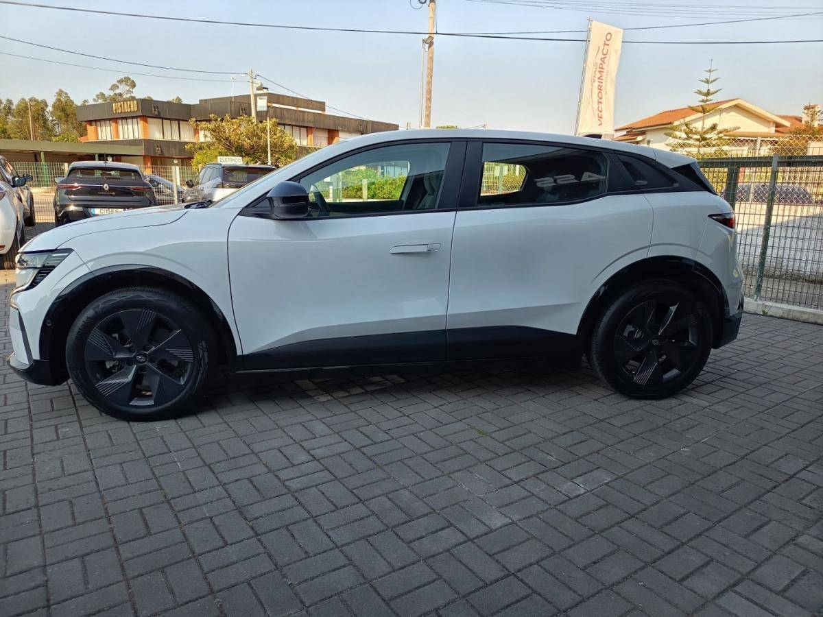 renault-megane-e-tech-2024-eletrico-0cc