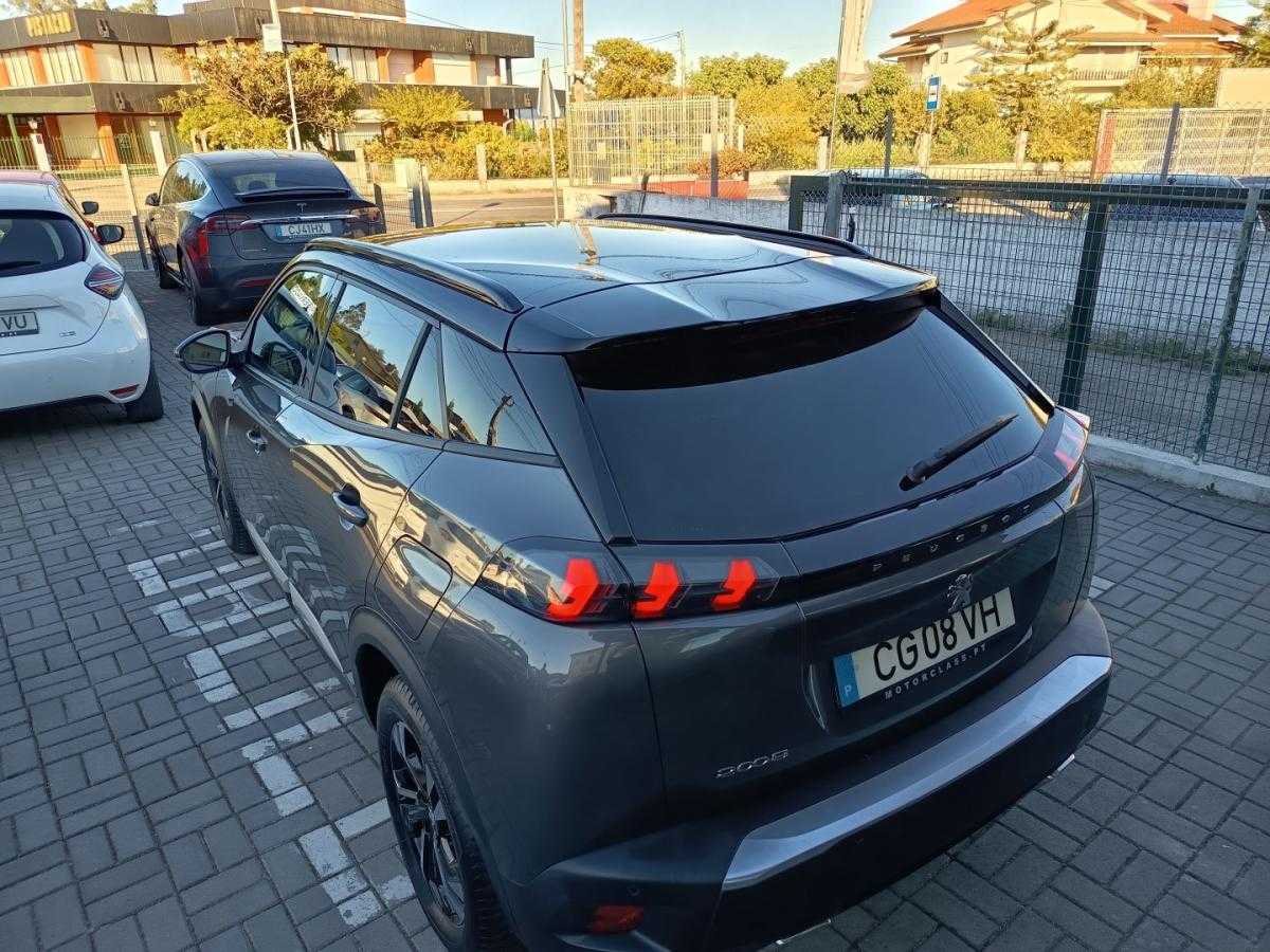 peugeot-2008-2023-gasolina-1199cc