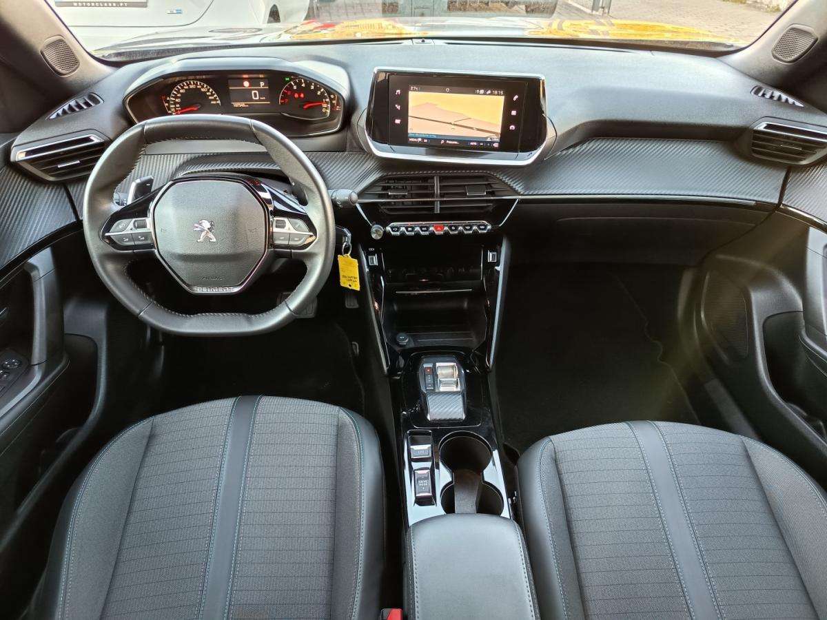 peugeot-2008-2023-gasolina-1199cc