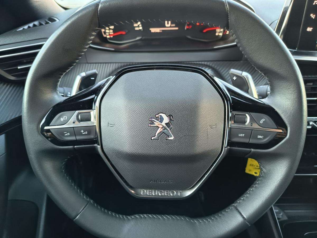 peugeot-2008-2023-gasolina-1199cc