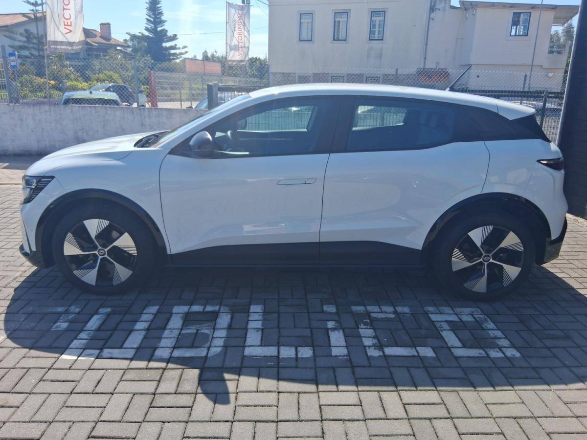 renault-megane-e-tech-2022-eletrico-0cc