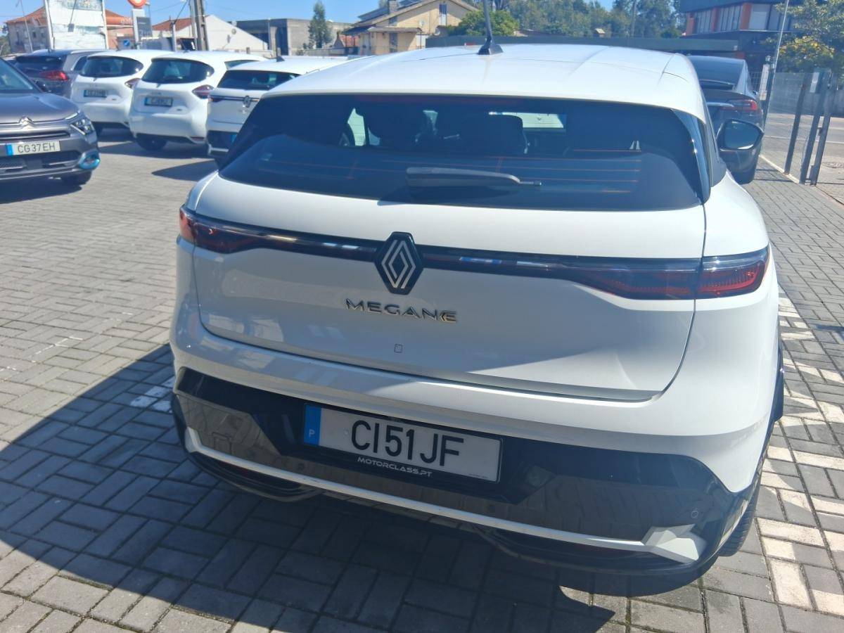 renault-megane-e-tech-2022-eletrico-0cc