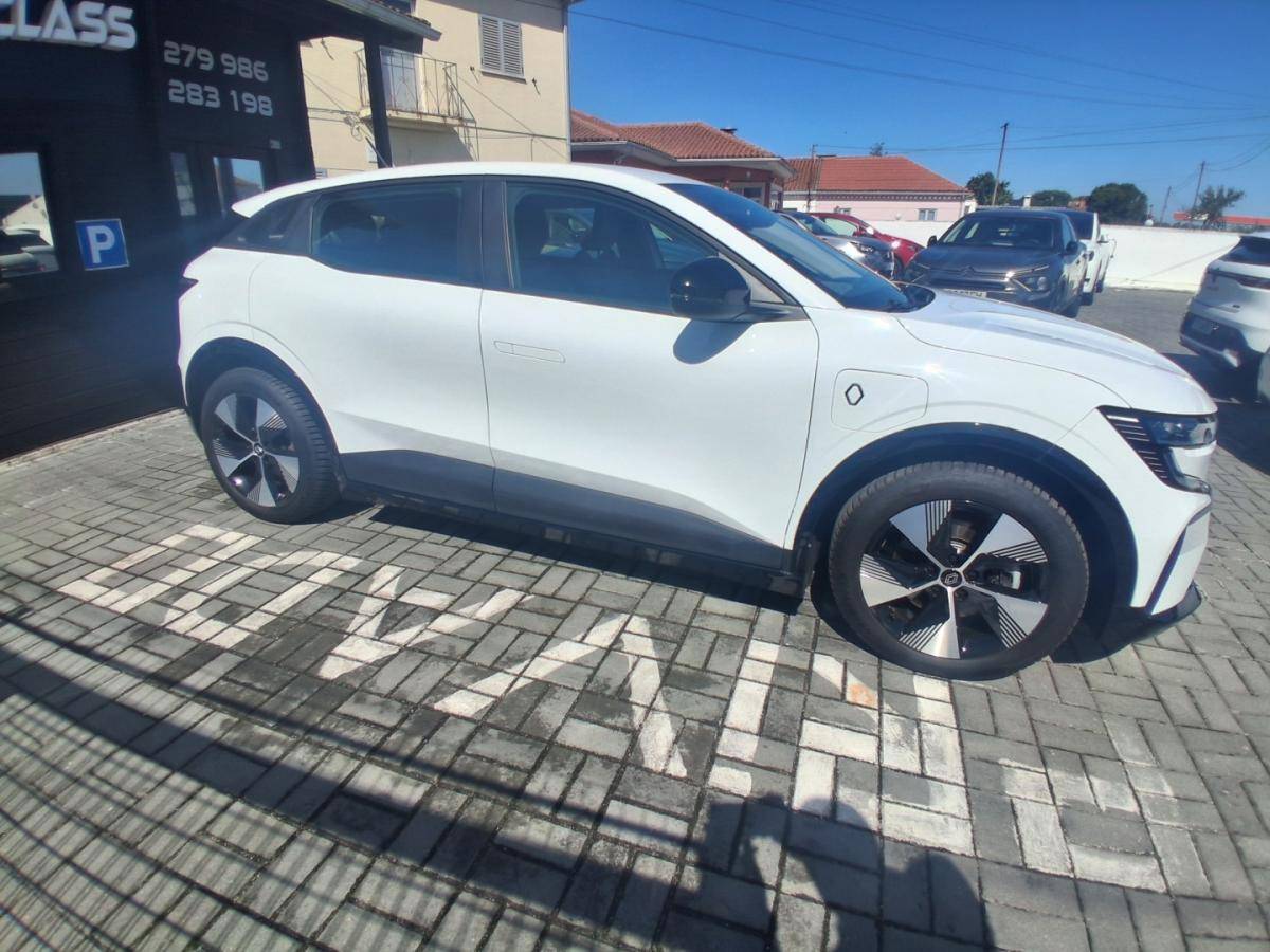 renault-megane-e-tech-2022-eletrico-0cc
