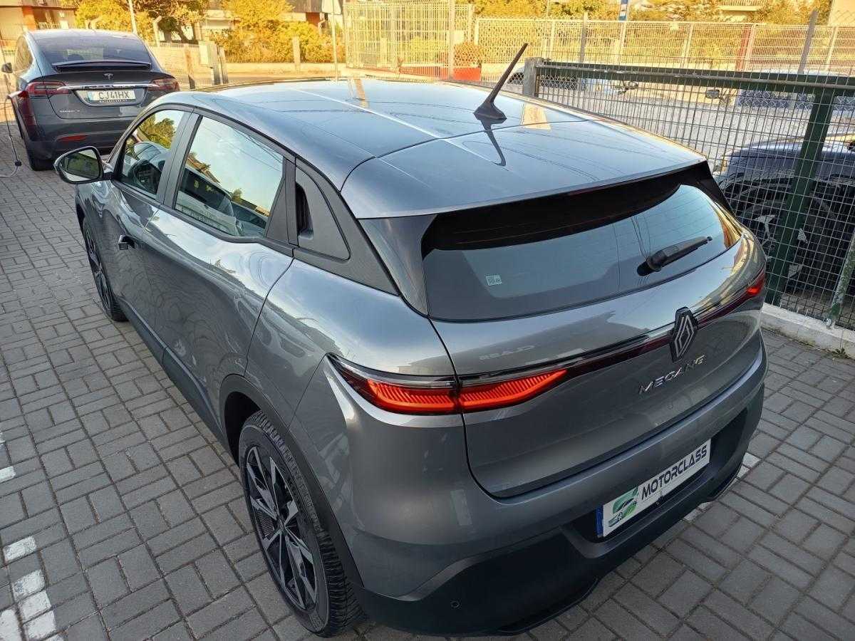 renault-megane-e-tech-2023-eletrico-0cc