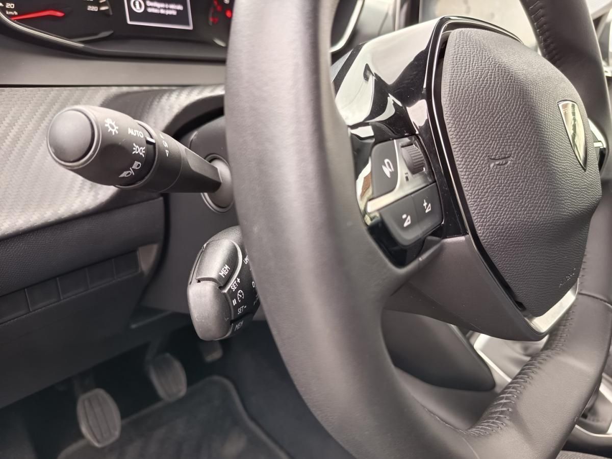 peugeot-208-2024-gasolina-1199cc