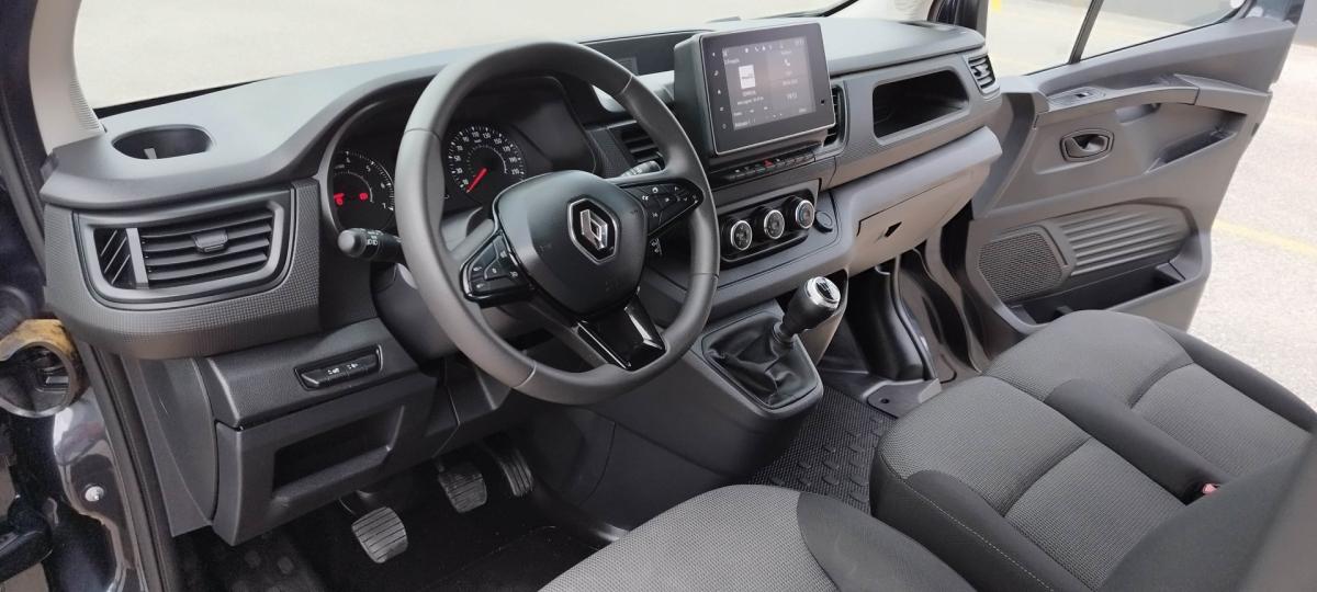 renault-trafic-2023-diesel-1997cc